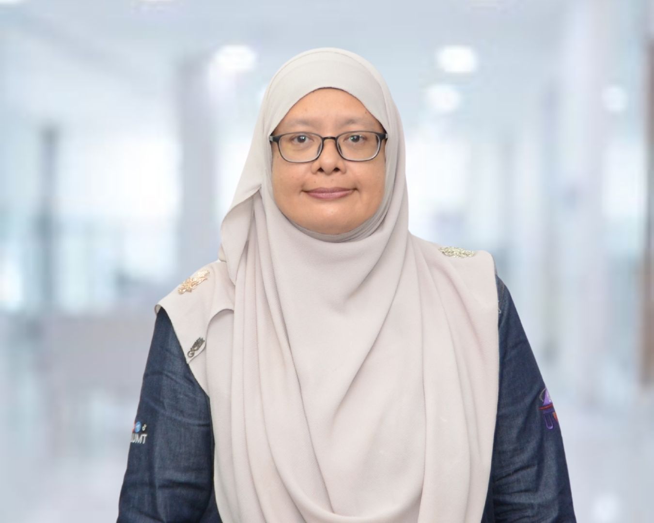 Assoc. Prof. Chm. Dr. Hanis